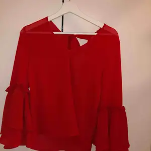 Röda super fin tröja från hm knappt använd