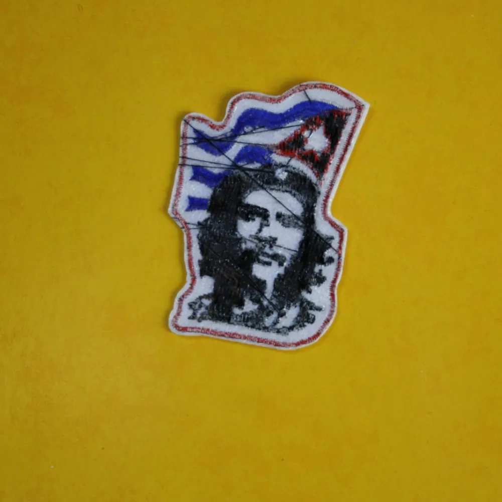 Tygmärke med Che Guevara på ca 7x4cm 25kr inkl frakt! . Övrigt.