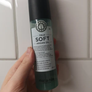  - True soft argan oil från Maria Nila. Knappt använd. Frakt ingår inte. 