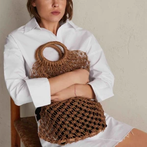  - Oversized skjorta storlek xs. Aldrig använd. Prislapp finns kvar. Säljs pga att detta inte är min stil. Inga defekter. :)  