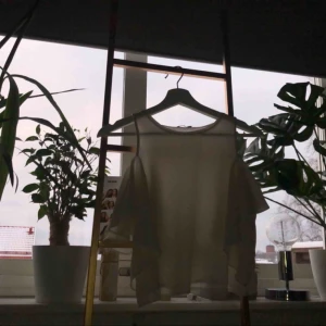  - En topp från zara kommer aldrig till användning Frakt tillkommer 