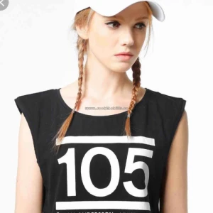  - Snygg tröja från märket Örjan Andersson. Aldrig använd, köparen står för frakten.