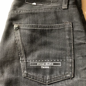 Stone Island Denims Stl (W 30) - Grymt snygga svarta jeans från Stone Island denims. Både en otroligt fin passform och slitning. Storleken är W30. Nypris ca 2000kr.