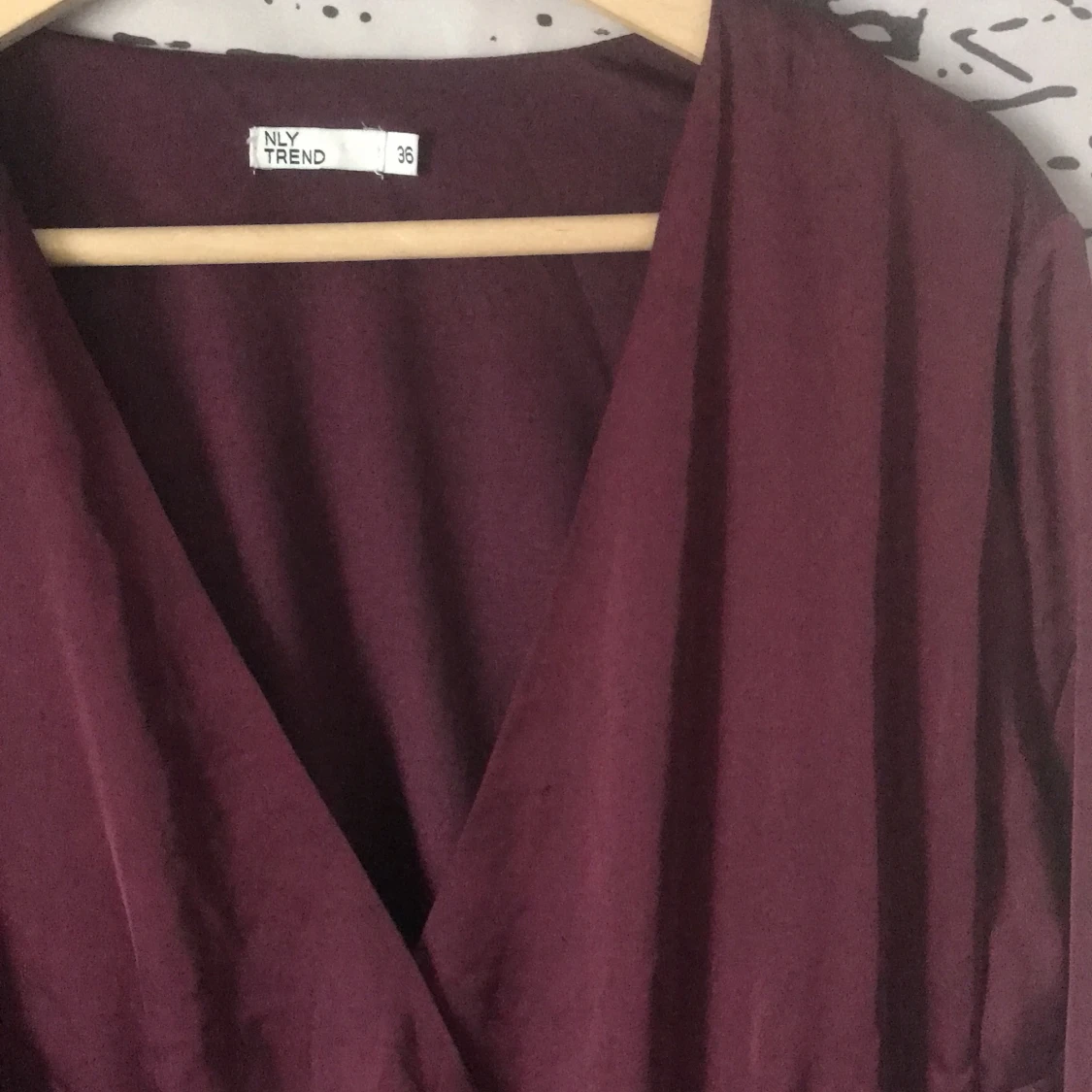 SATINKLÄNNING NELLY - 90