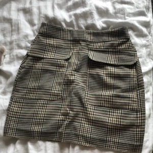 Kjol - Fin kjol, kommer ej till användning