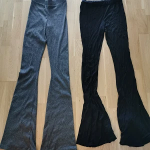 Utsvängda tights  - De gråa är xs, lite tjockare och ribbade. De svarta är S och är lite tunnare som vanliga tights. 50 styck 