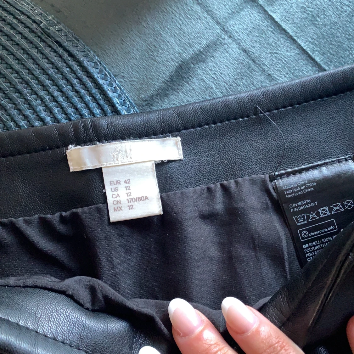 LÄDERIMITATION MINIKJOL - 90