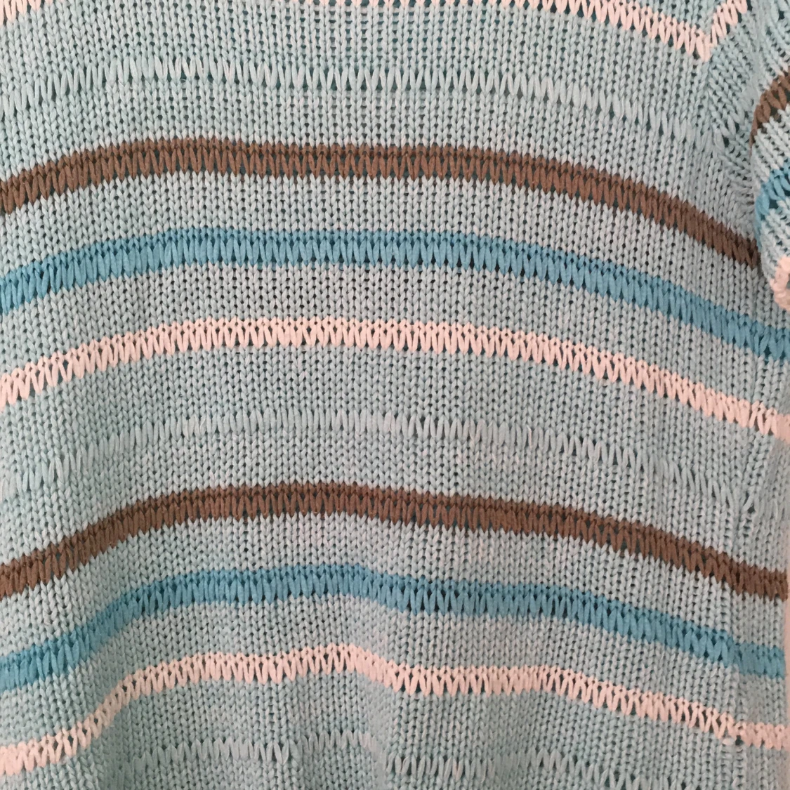 Stickad blå tröja - 90