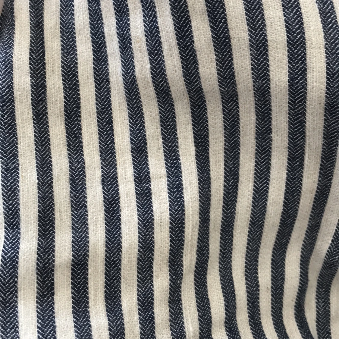 Blå-vitrandiga byxor - 91