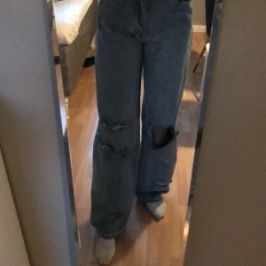 BOOHOO - WIDE LEG JEANS