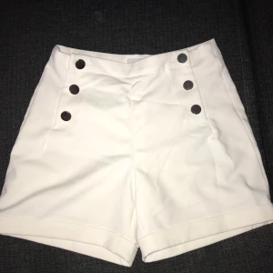  - Säljer dessa sjukt sköna shorts, helt ny och skriv bara om det e nåt