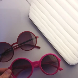  - De bruna är sålda! köparen står för frakt.