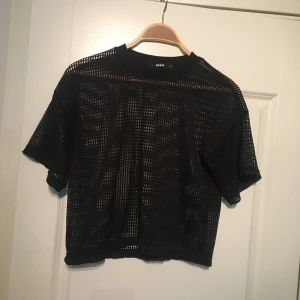  - Nättröja från BikBok använd 1-2 ggr, som ny! Passar mig som vanligtvis har storlek S.