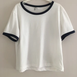  - T-shirt från H&M 