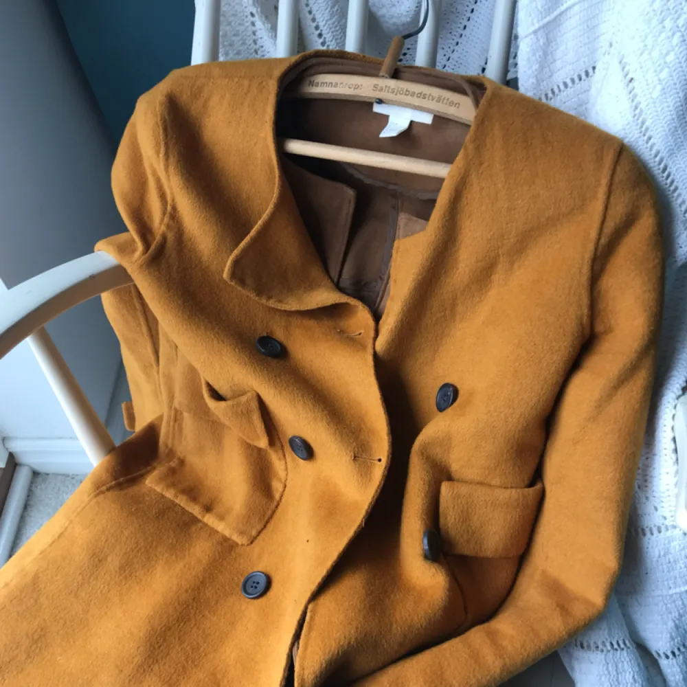 Zara woman hand made coat. Mustard color . Jackor.