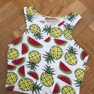  - Magtröja från Asos. Kan mötas upp i Sthlm/Gullmarsplan