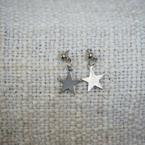  - nya örhängen (nickelfria) / frakt 10 kr