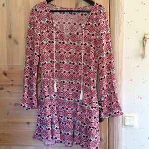  - Jättefin tunika från H&M divided i storlek 34