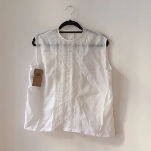  - Underbar blus i skirt tyg inköpt på Pop Stockholm.