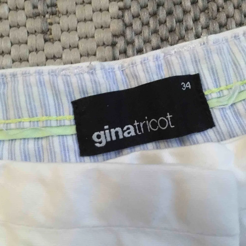 Shorts från Ginatricot, knappt använda, fräscha. . Shorts.