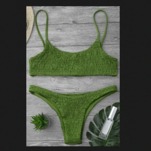  - Säljer denna gröna bikini köpt på zaful. Säljer då den är för liten för mig, det är storlek M men skulle säga att den passar storlek S bättre. Använd nån enstaka gång förra sommaren.