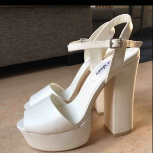  - Helt nya klackar från Nelly