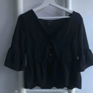  - Jättesöt blus. Helt ny!