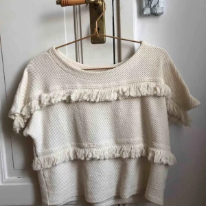  - Creme-vit Tshirt i fint skick