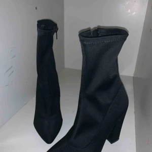  - Helt nya skor från Nelly, strl 36 