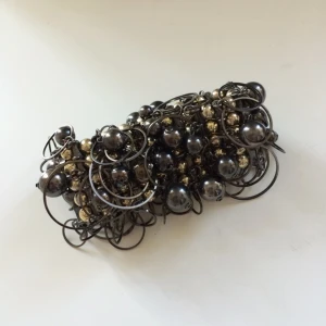 Armband med pärlor och ringar. Bra skick.  - Armband med pärlor och ringar. Bra skick. 