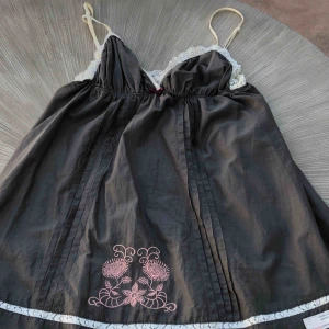  - OddMolly kort klänning/långt linne Använt men fint