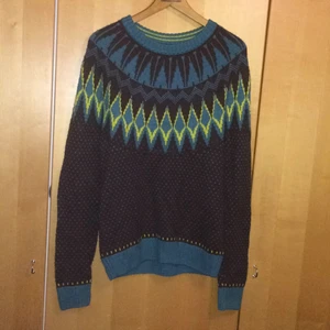  - Size M på herr. Passar alla storlekar beroende på hur man vill att den ska sitta. 