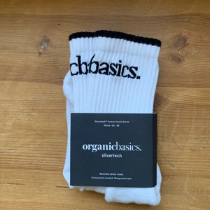 Organic basics, strumpor  - Storlek 35-38, men passar även större! Använda en gång. Ordinarie pris är drygt 220kr. Pris inkl. frakt 