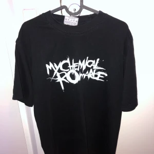 my chemical romance t-shirt - great contition super rare my chemical band t-shirt