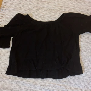 Svart tröja - Svart tröja 