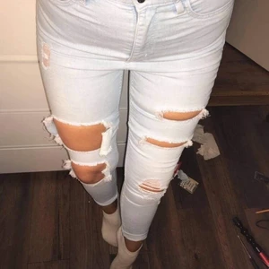 Jeans Storlek 36  - Jeans inköpta från Hm , Storlek 36/ S. Endast använda 2 ggr. bra kvalité.