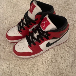 Nike Jordans  - Säljer mina jordans i storlek 39!! pga att jag aldrig använder de, använda max 5 gånger bara och är som nya💕💕💕💕  ordinarie pris 2700kr