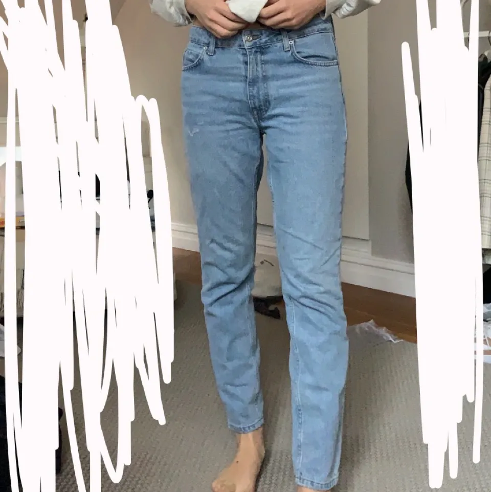 Supersnygga mom jeans från zara. De finns inte kvar längre. De har dock blivit för små för mig. Du står för frakten. Jeans & Byxor.