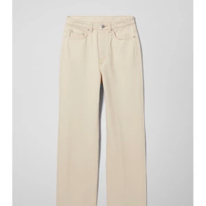 Rowe jeans, weekday  - Säljer mina snygga rowe jeans från weekday för dom ej kommer till användning längre. Har endast använt dom fåtal gånger och dom är i front skick👌💕 