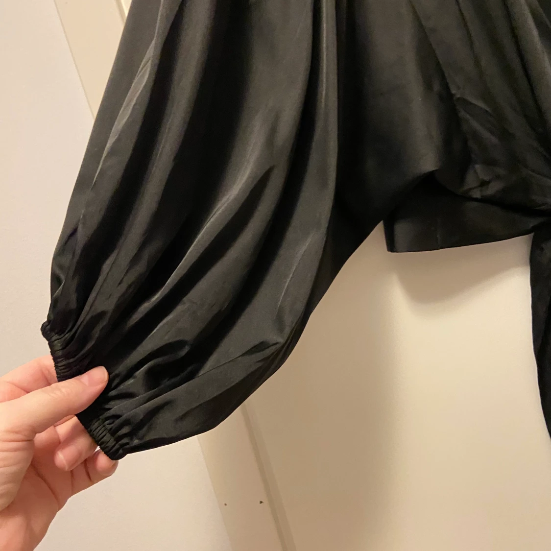 Vacker blus i satin XS - 90