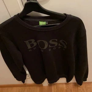 Boss - Boss tröja aldrig använd, xlarge