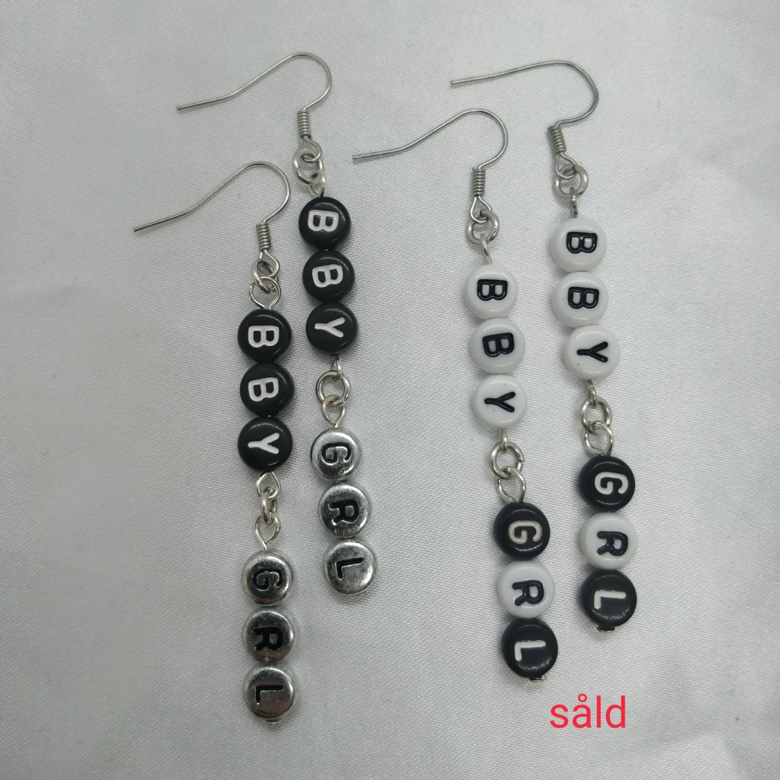 Handgjorda bbygrl-örhängen