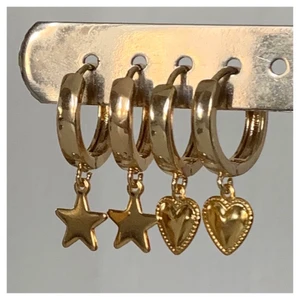 GULDÖRHÄNGEN - Världens finaste guldörhängen för endast 100kr/par (frakten inkluderad) ✨✨  Finns med både hjärtan och stjärnor!