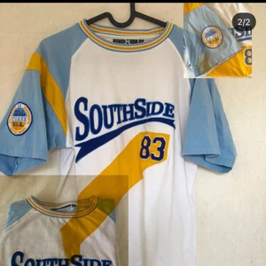 Oversized unisex vintage tshirt - Säljer denna oversized T-shirt⭐️strl M⭐️ unisex⭐️(köparen står för frakt)