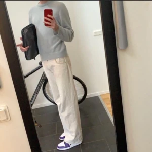 Monki Jeans - Säljer ett par helt oanvända och helt nya monki jeans i storlek 29 Tjejmodell men passar killar också Skitfin färg