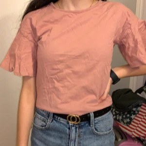 Fin tröja - En jätte härlig tröja med fin färg. 📌Behövs strykning📌 köpt i Lindex och säljs för 30kr