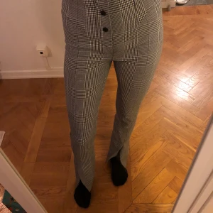 Rutiga byxor, Zara - Rutiga byxor från zara. Storlek s-xs. 