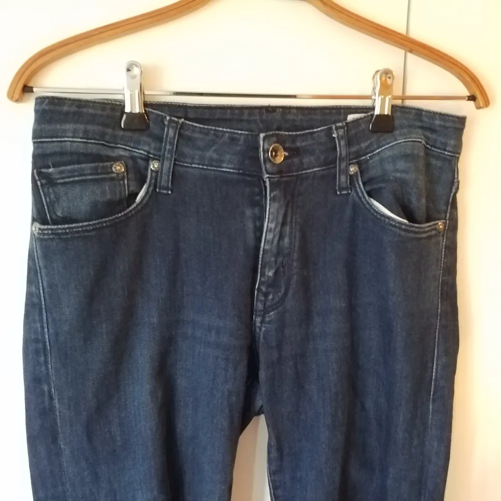 Stretchiga Crocker-jeans med smala ben. Jeans & Byxor.