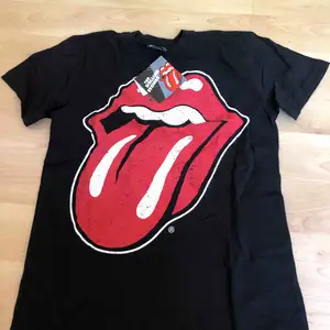 Helt ny rolling Stones t shirt, i storlek 158! Köpare står för frakt