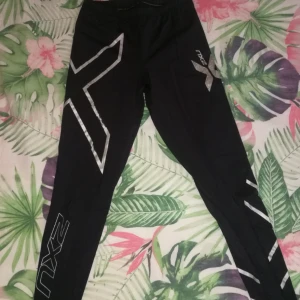  - Bild 1 : Storlek M men mer som en S (SÅLD)  Bild 2 : Storlek S (SÅLD)         Bild 3 : Storlek S men passar även dom med M